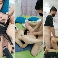 鲍鱼粉嫩颜值高的性感小美女家中和网友约啪用超大振动棒玩的直流水嗷嗷大叫后狠狠爆插男友在旁边拍摄直播国语